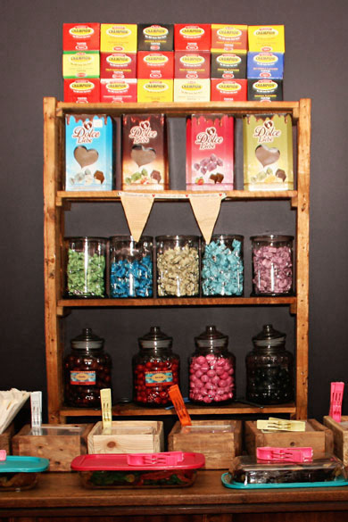 Plum Tree Parys Vintage Restaurant - Candyman